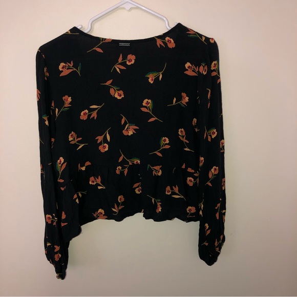 Billabong Dark Floral Flounce Long Sleeve Peasant Top - Picture 4 of 4